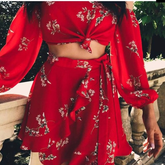 Red floral 2 piece set - Picture 2 of 5